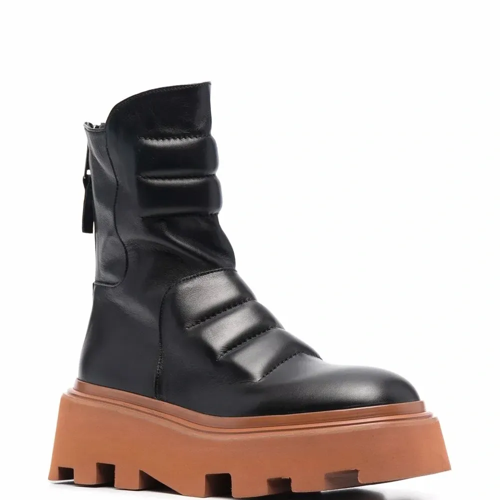 ботинки на массивной подошве