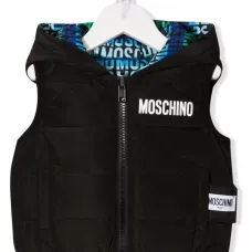 жилет с капюшоном и логотипом