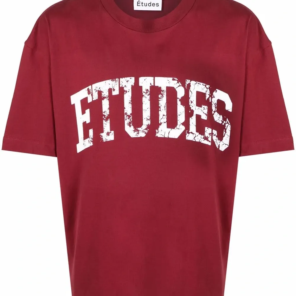 футболка с логотипом