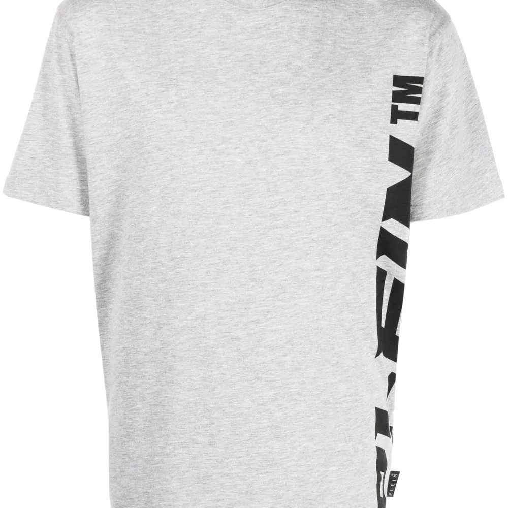 Футболка с логотипом