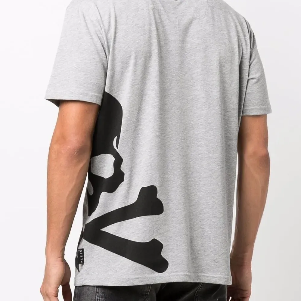 Футболка с логотипом