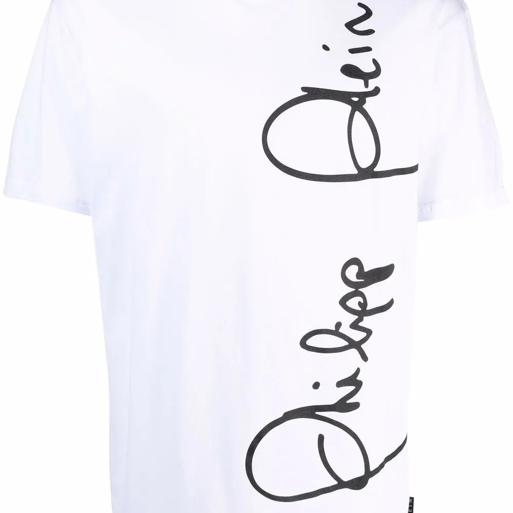 Футболка с логотипом