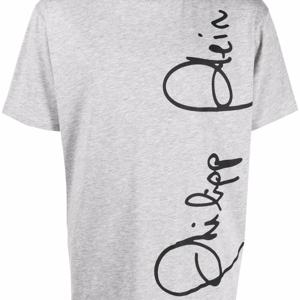 Футболка с логотипом