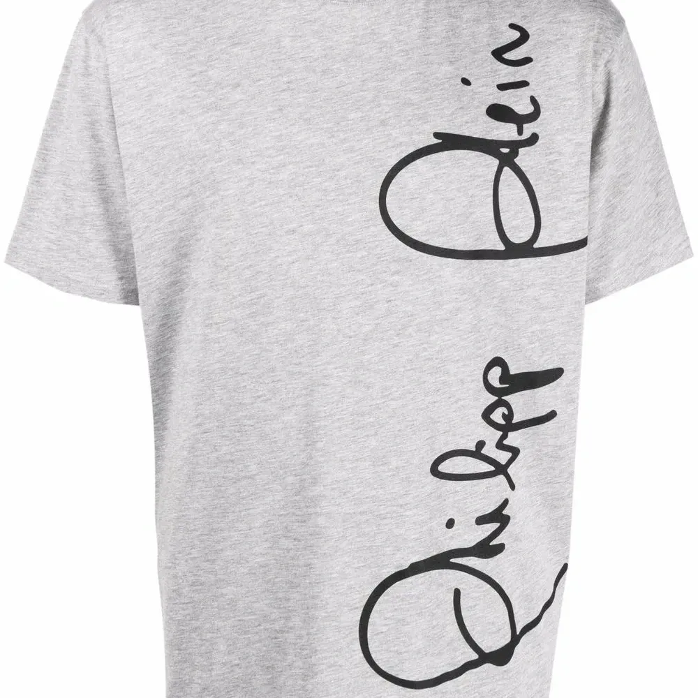 Футболка с логотипом