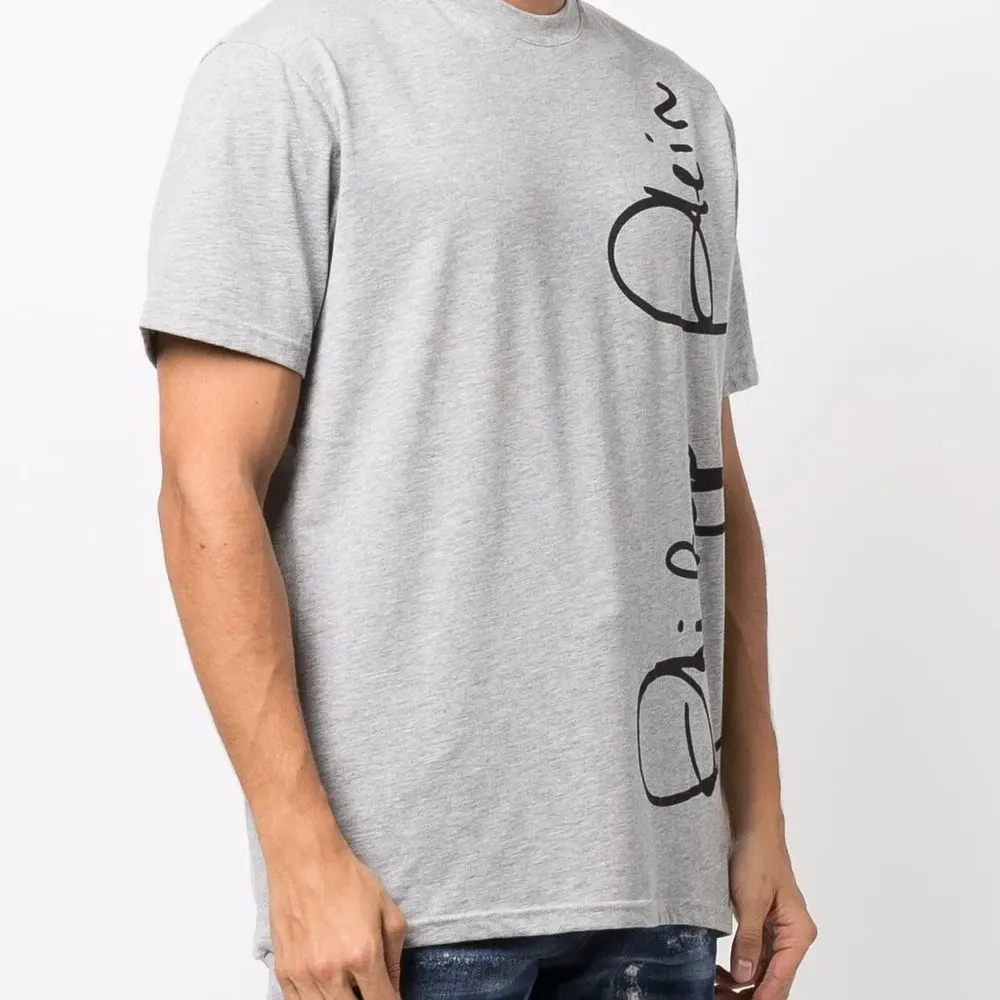 Футболка с логотипом