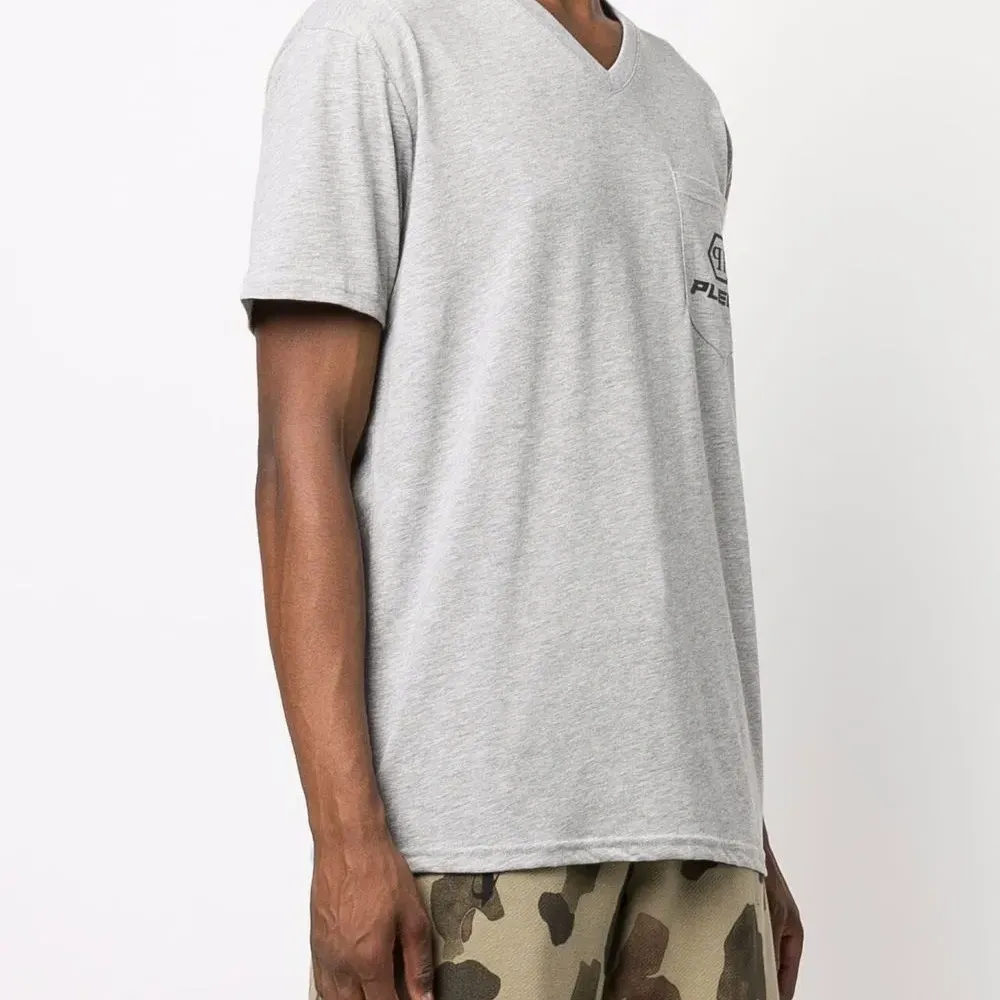 Футболка с логотипом