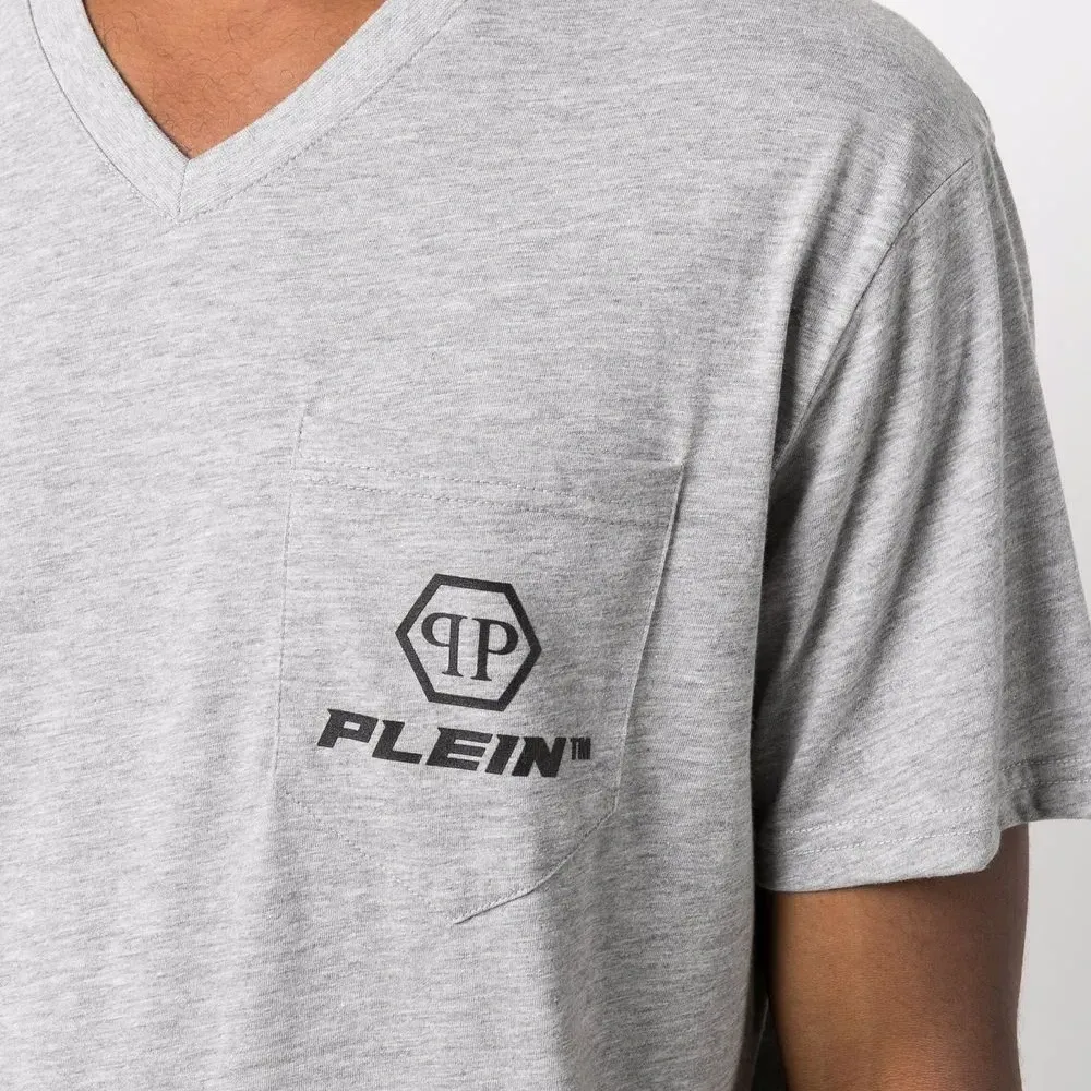 Футболка с логотипом