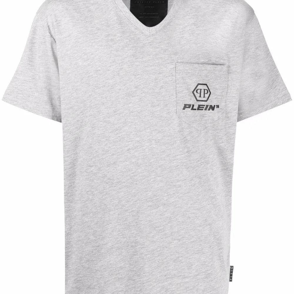 Футболка с логотипом