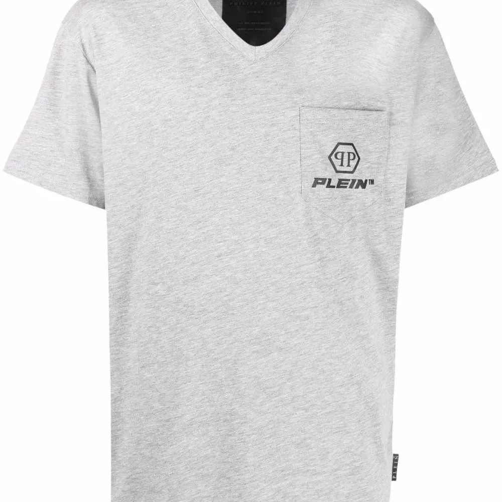 Футболка с логотипом