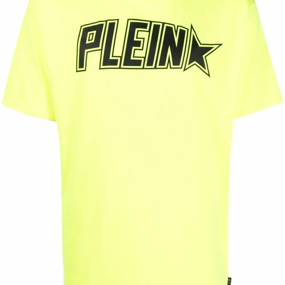 Футболка с логотипом