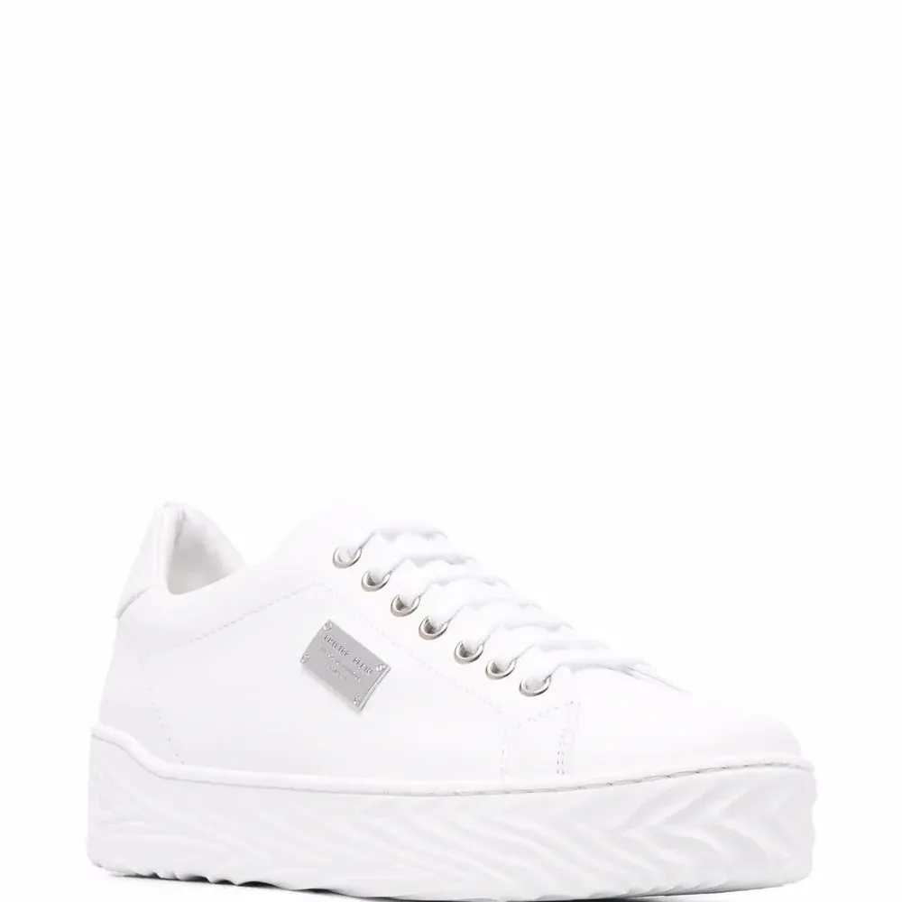 Кроссовки с логотипом