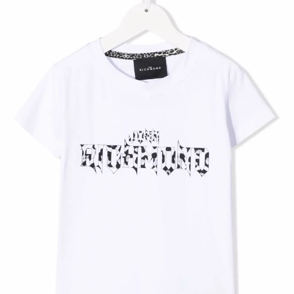 футболка с логотипом