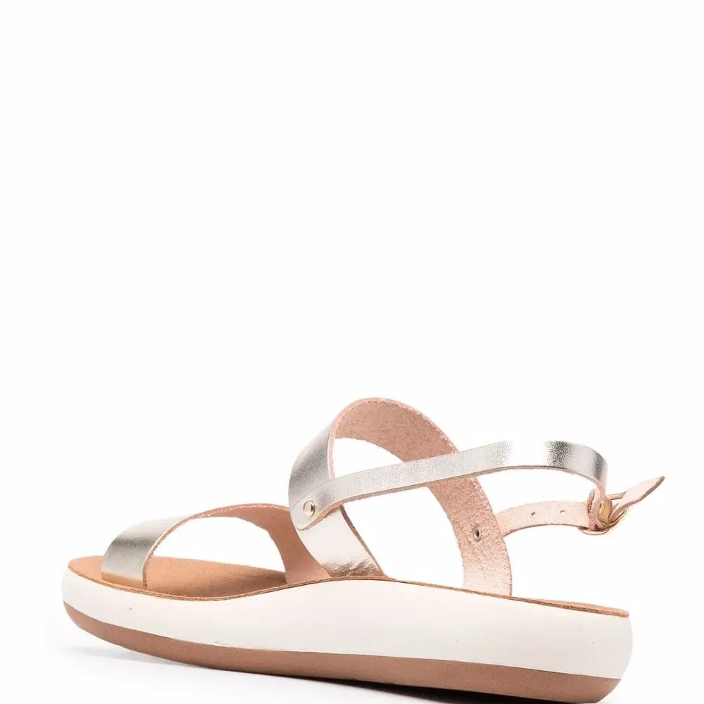 Сандалии с ремешком на пятке