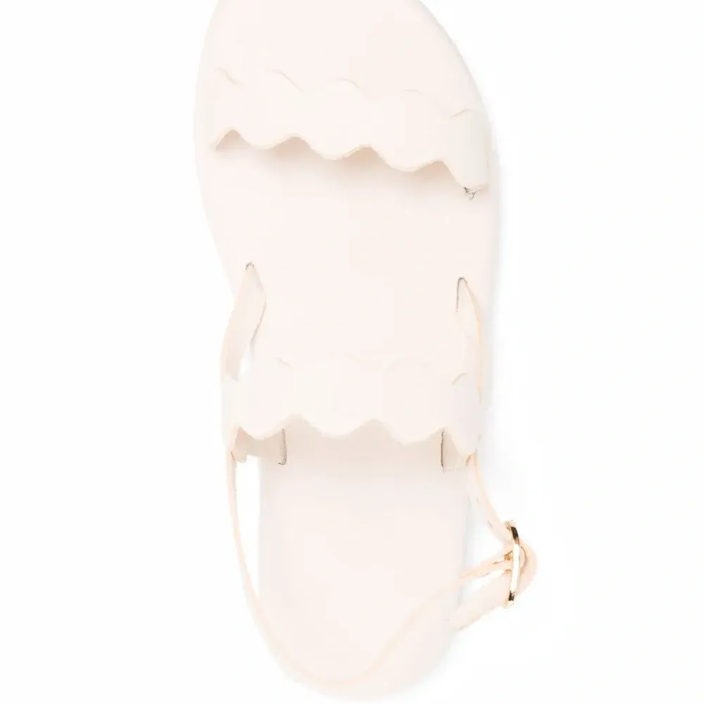 Сандалии с фестонами