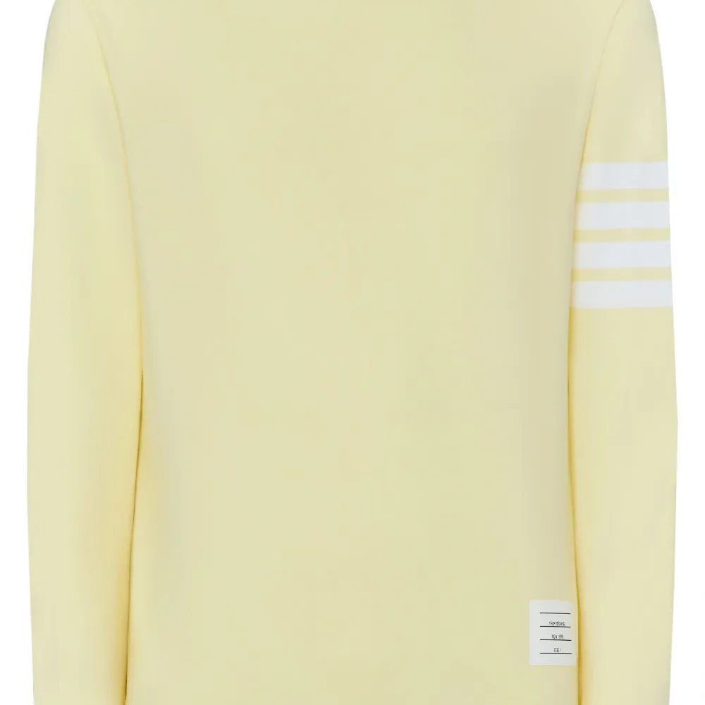 Свитер с круглым вырезом