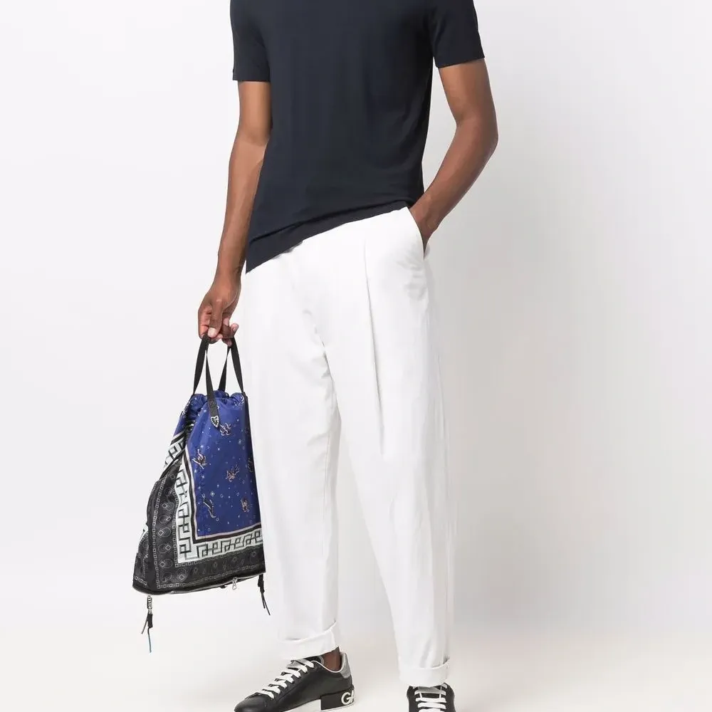 Футболка с круглым вырезом