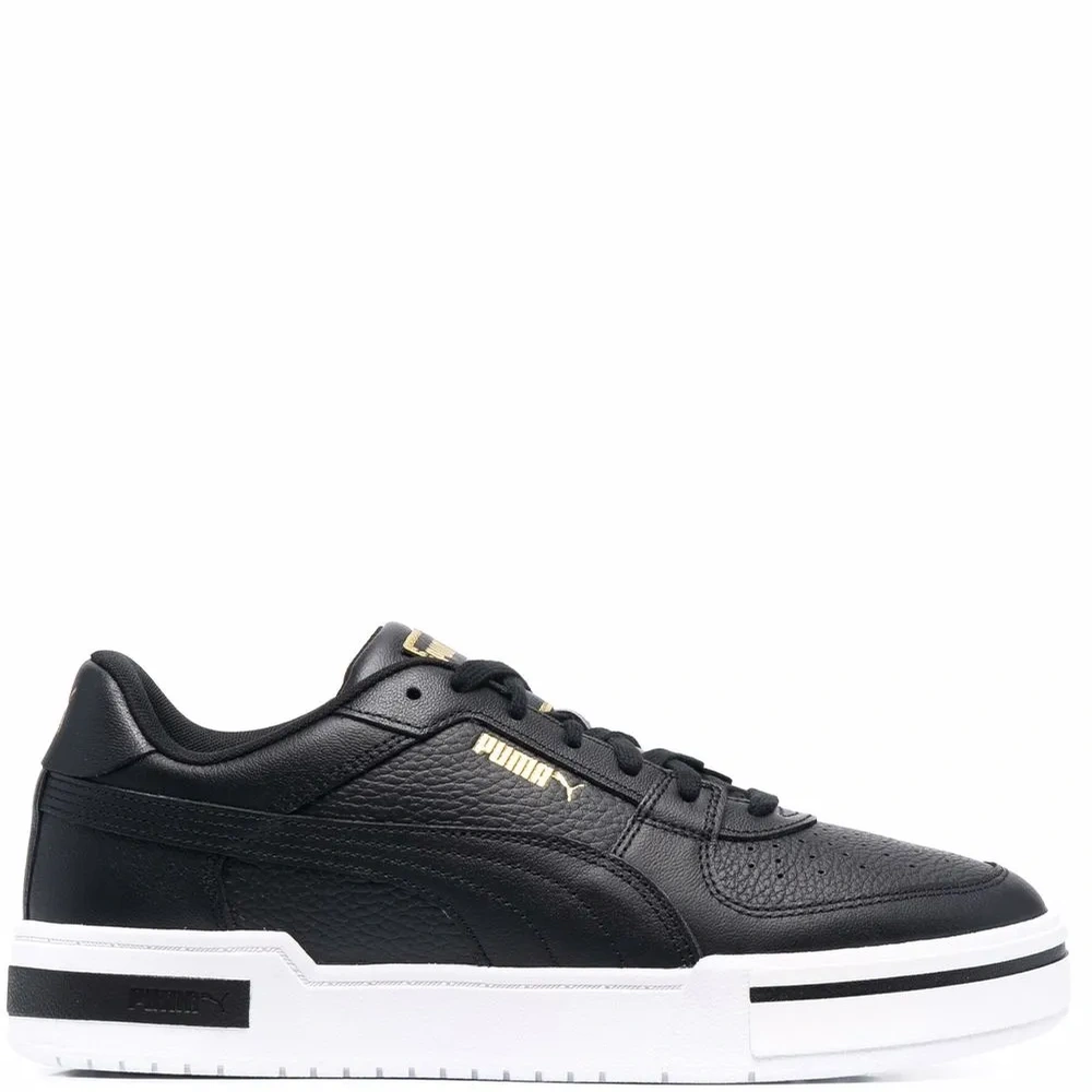 Кроссовки с логотипом