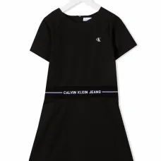 платье с логотипом