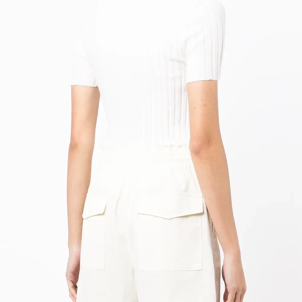 Спортивные шорты с кулиской