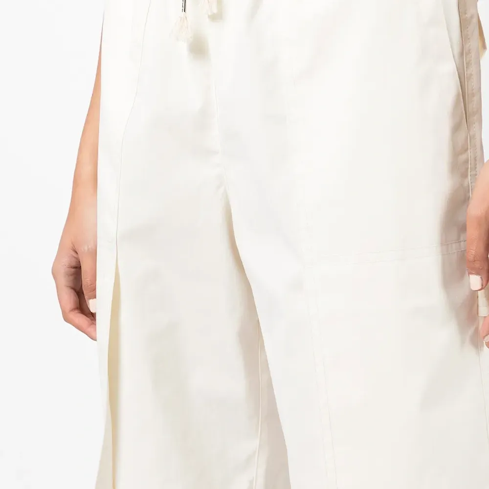 Спортивные шорты с кулиской