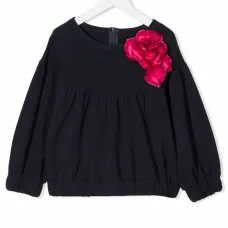 Блузка со сборками и цветочной аппликацией