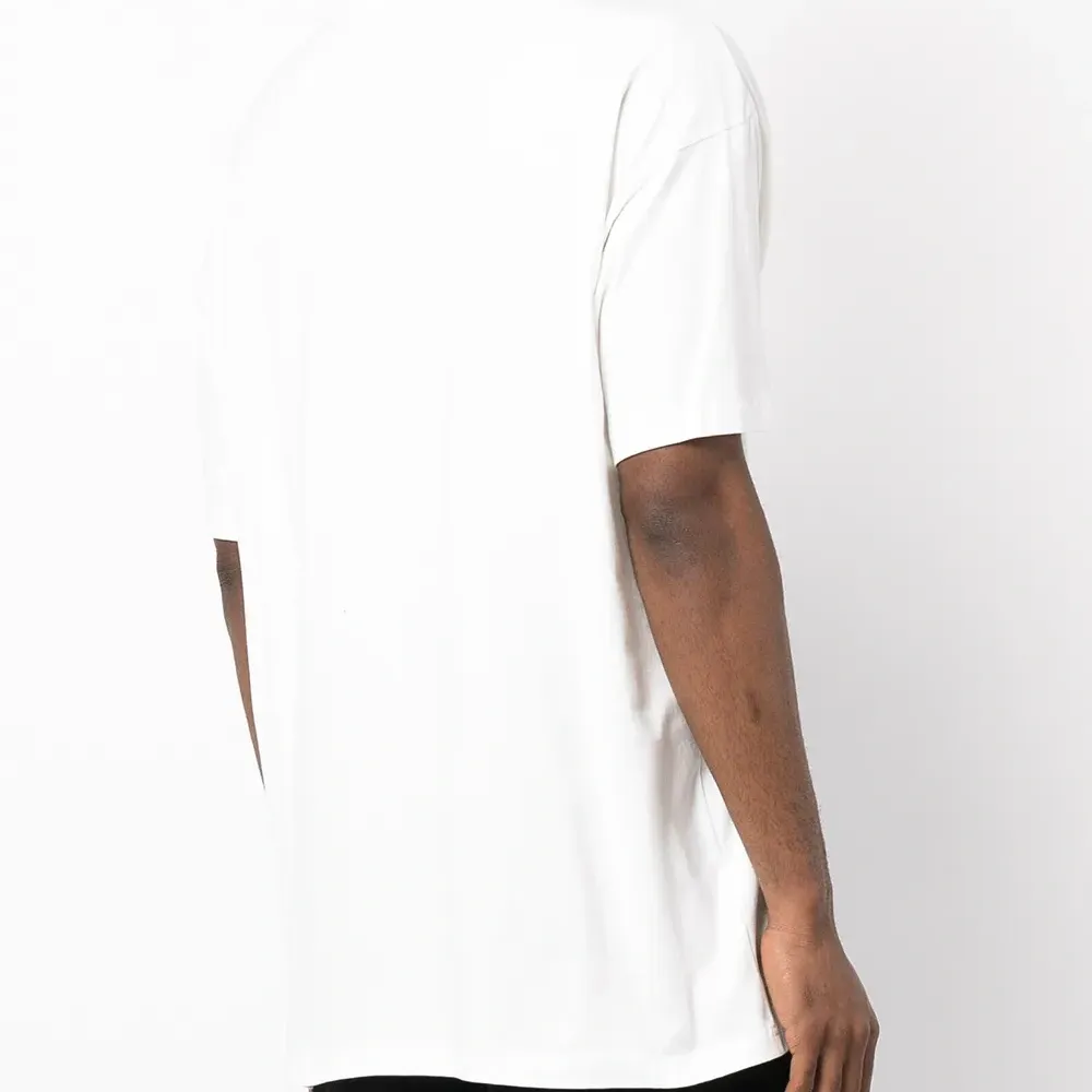 Футболка с графичным принтом