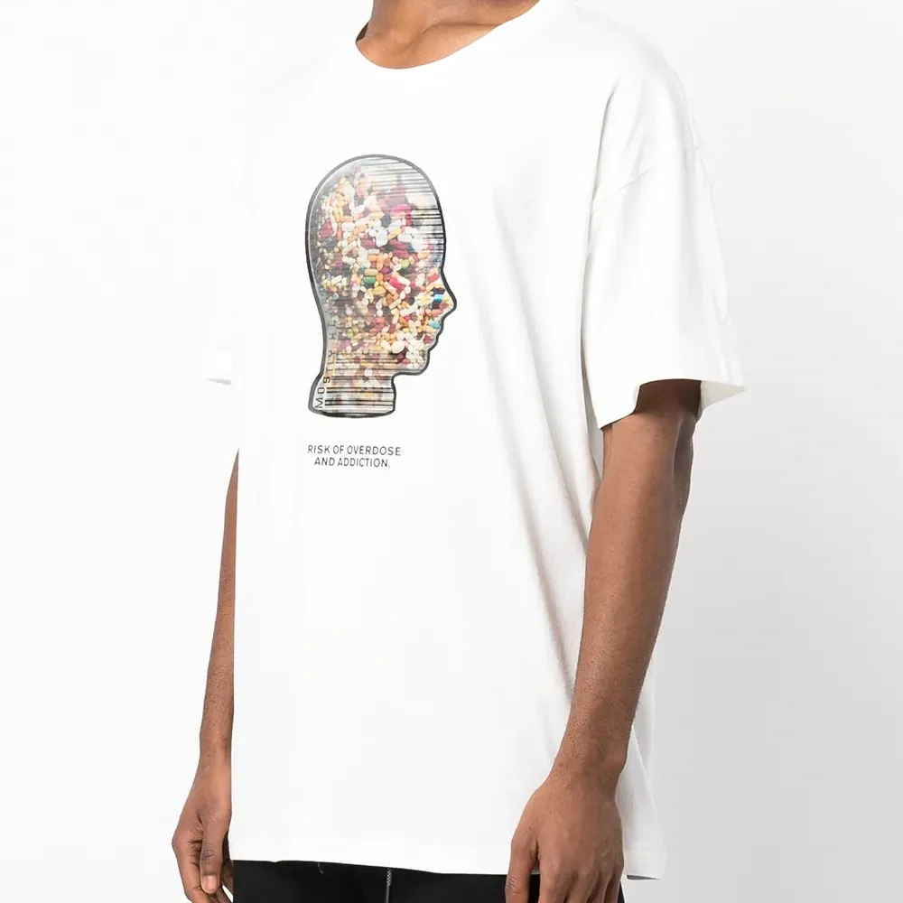 Футболка с графичным принтом