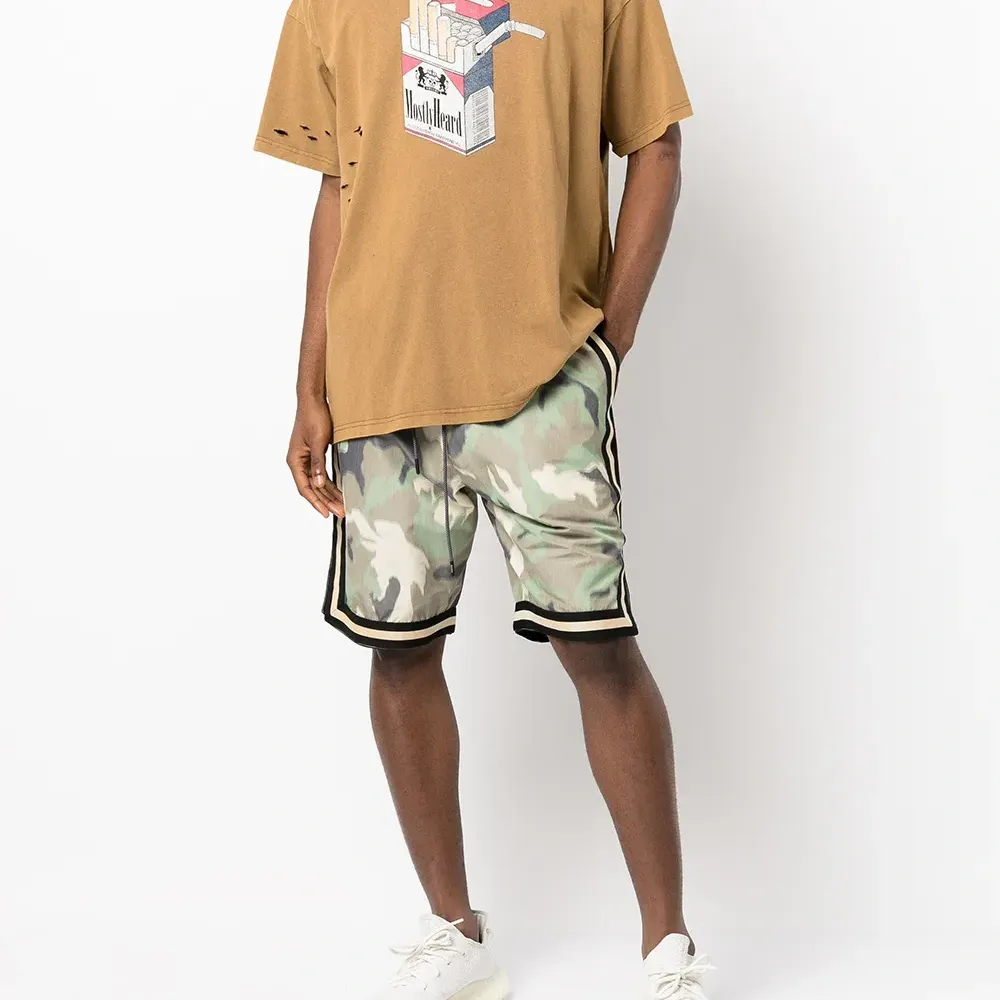 Футболка с графичным принтом