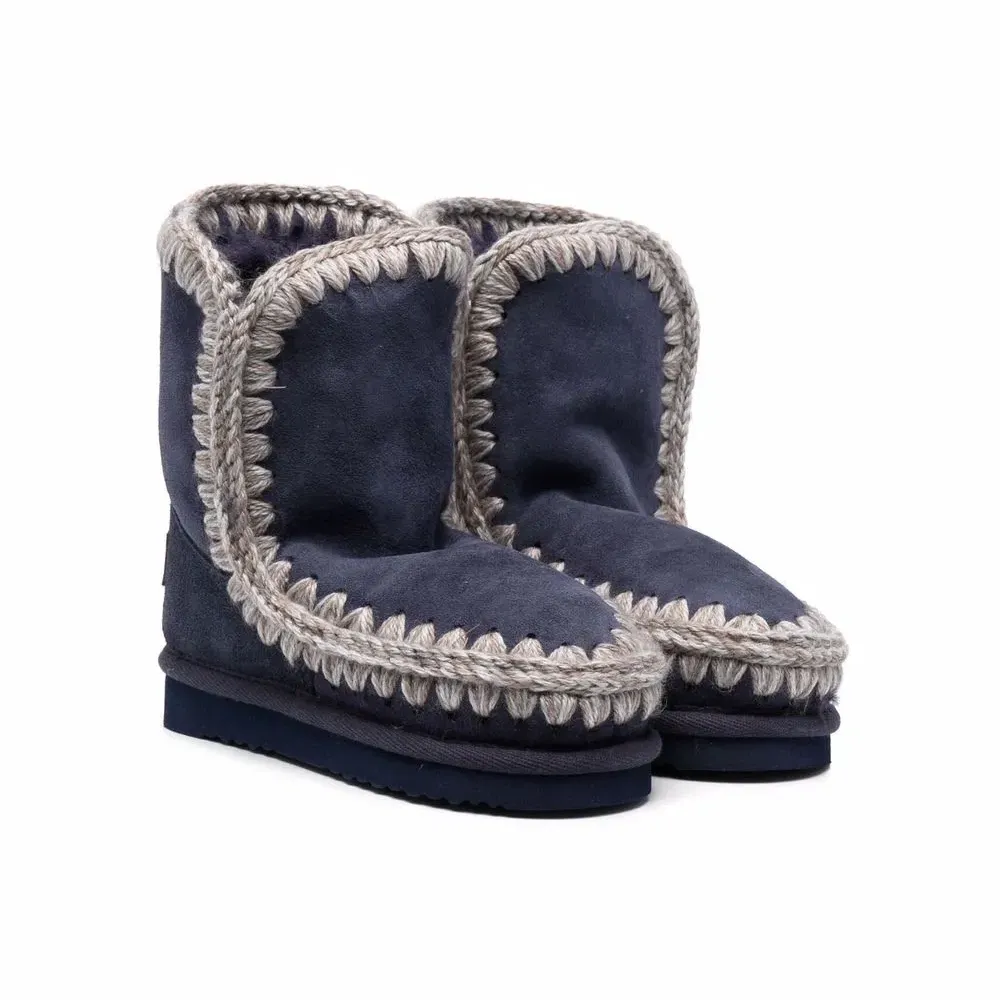 Ботинки с контрастной строчкой