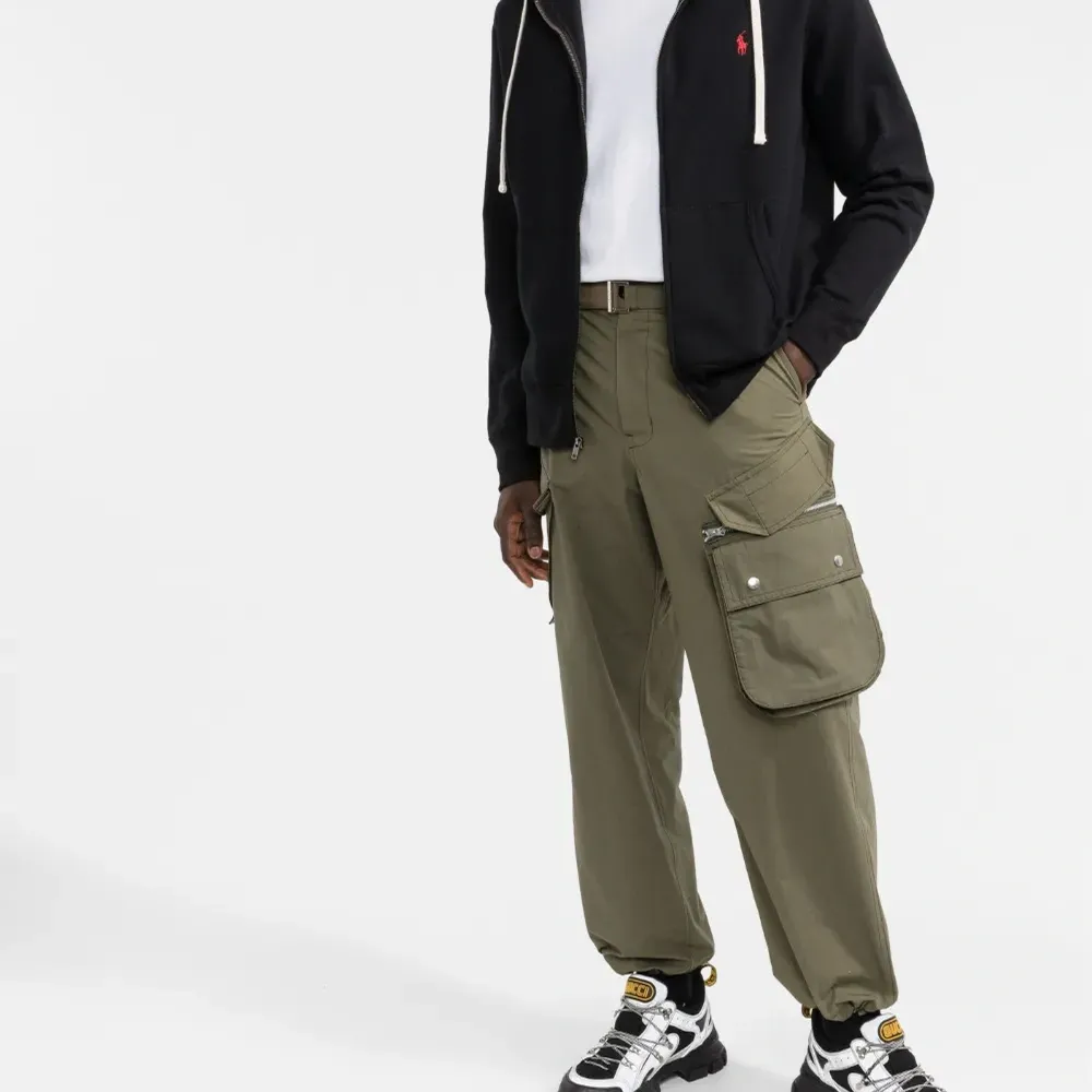 Худи на молнии с вышитым логотипом