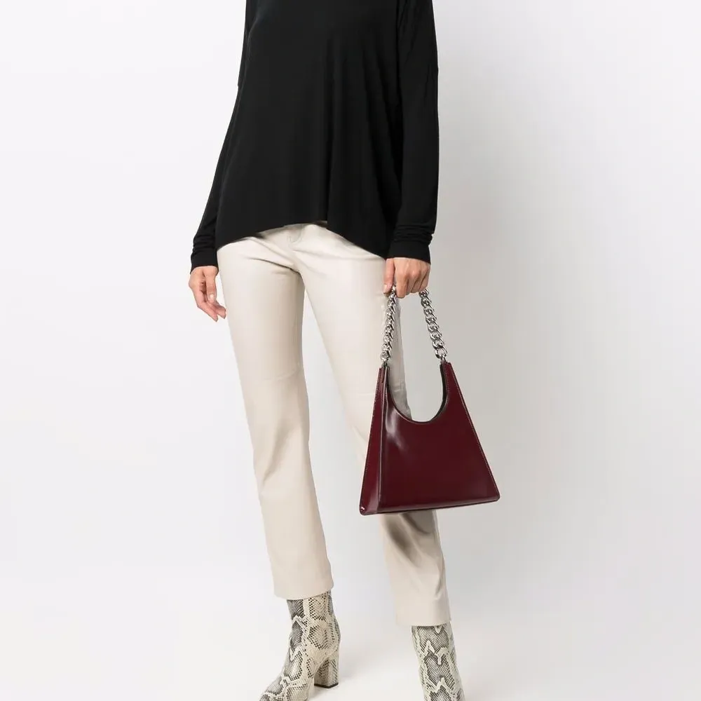 Топ с воротником-хомутом