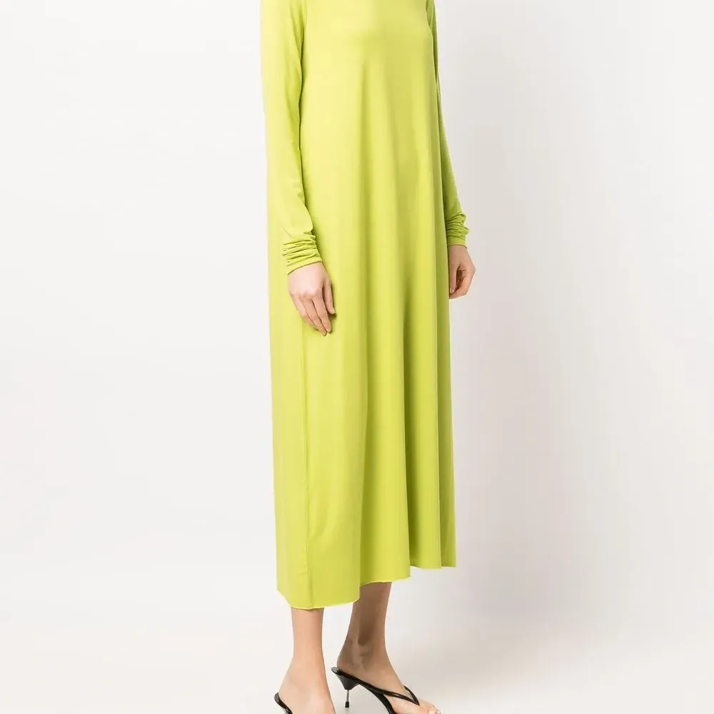 платье миди с высоким воротником