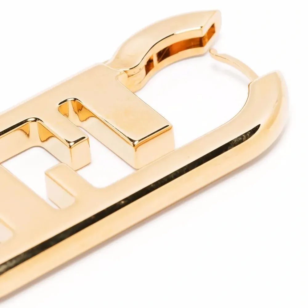 Серьга с монограммой