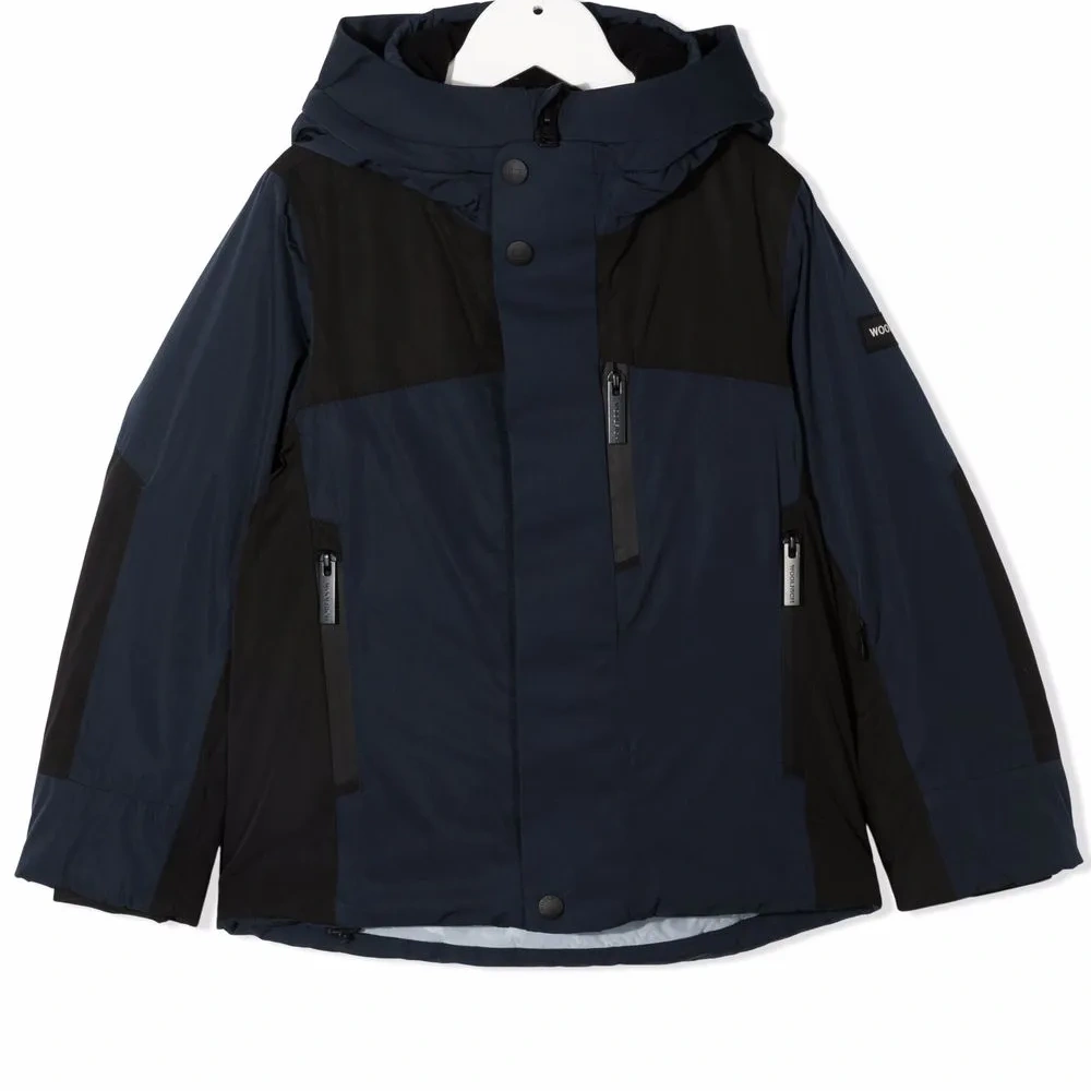 куртка в стиле колор-блок с капюшоном