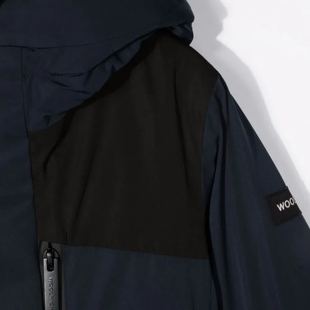 куртка в стиле колор-блок с капюшоном