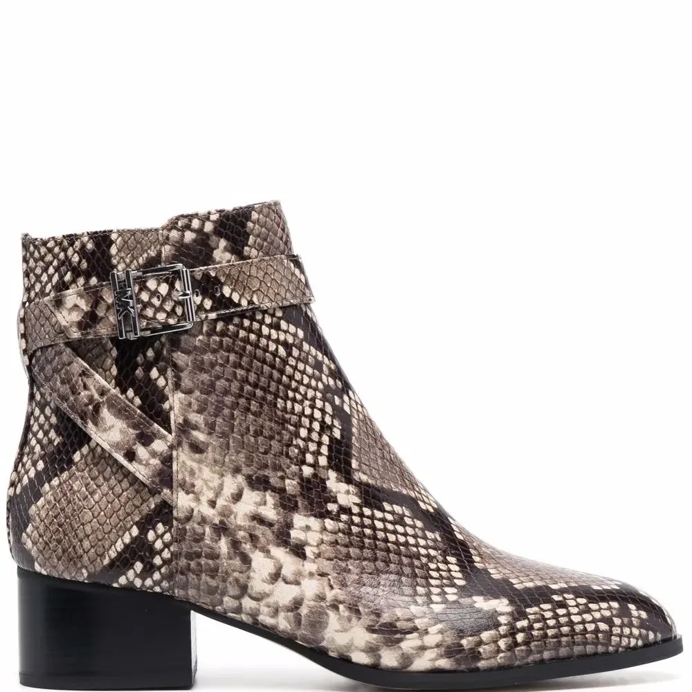 ботильоны со змеиным принтом