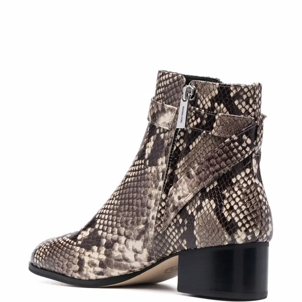 ботильоны со змеиным принтом