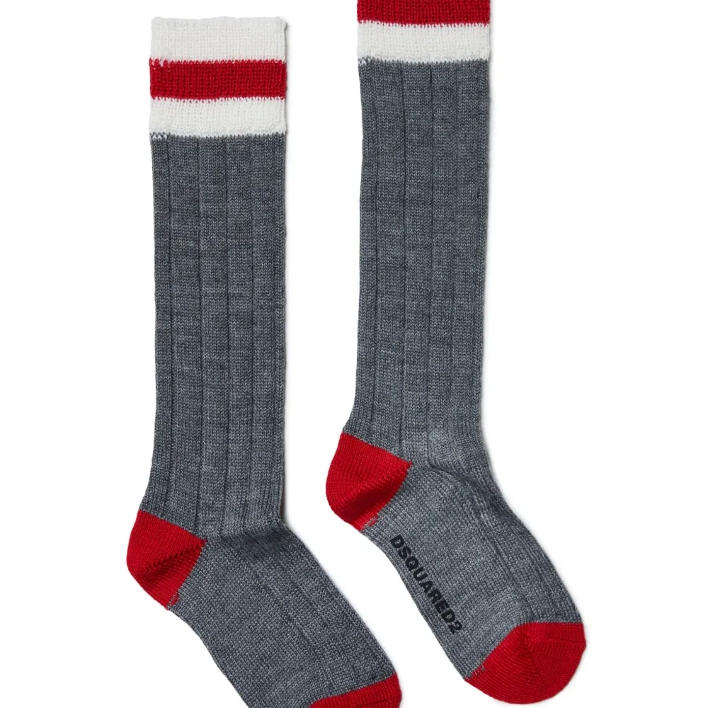 Носки в стиле колор-блок Носки в стиле колор-блок