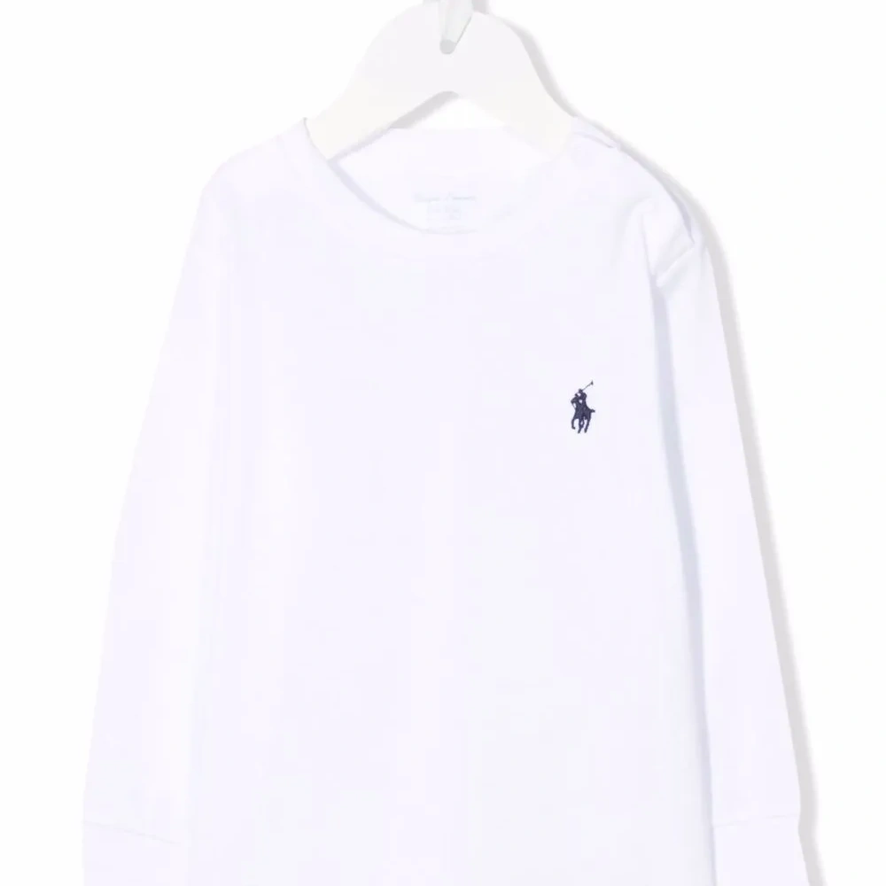 Футболка с вышивкой