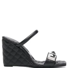 Босоножки с заклепками Босоножки с заклепками