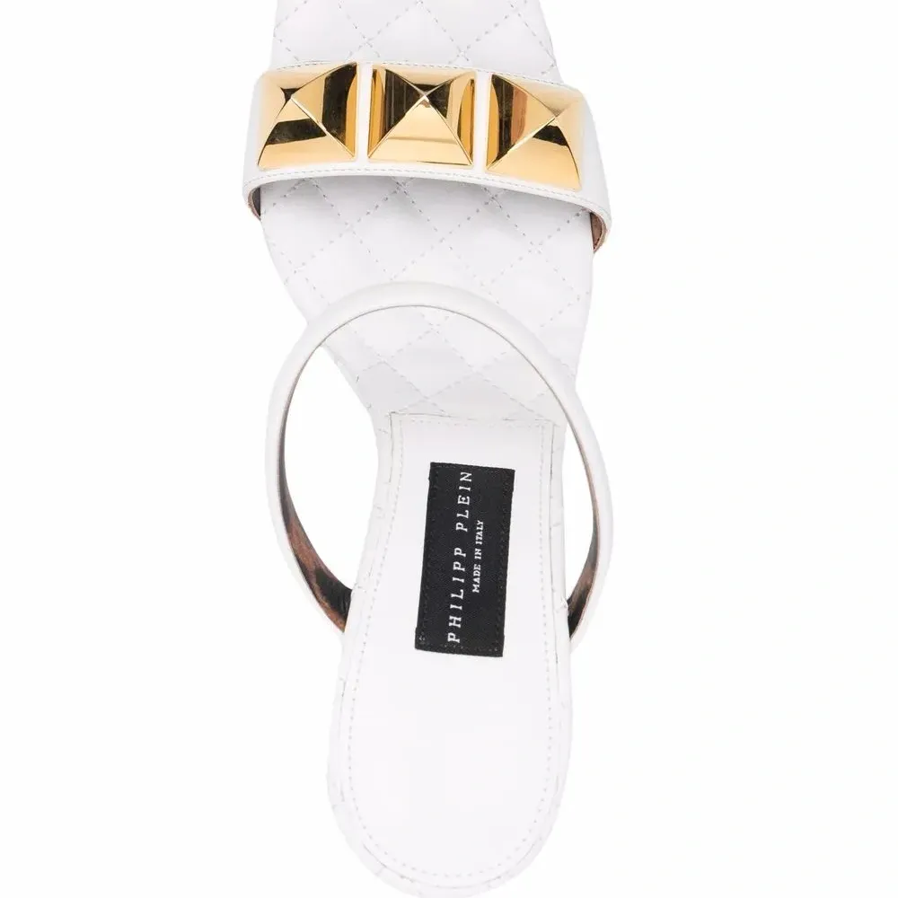 Стеганые босоножки на танкетке