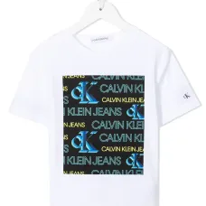 футболка с логотипом