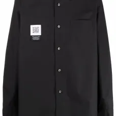 рубашка с нашивкой-логотипом