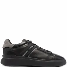 Кроссовки на шнуровке