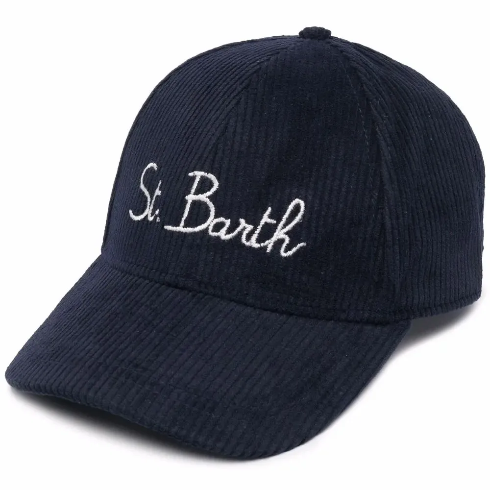 Бейсболка с вышитым логотипом