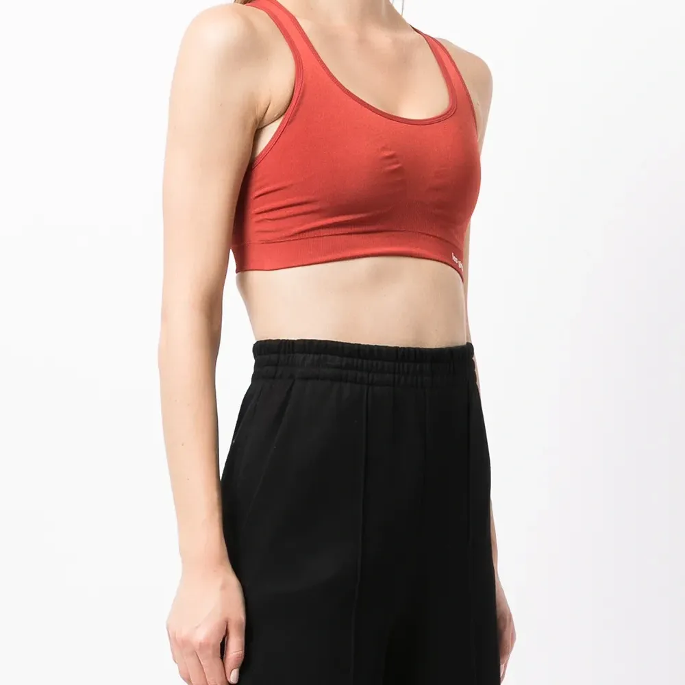 Бесшовный спортивный бюстгальтер