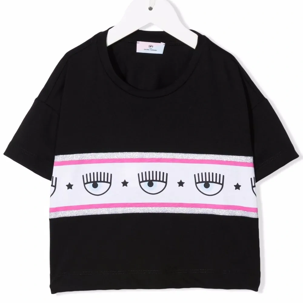 Футболка с контрастной полоской и логотипом