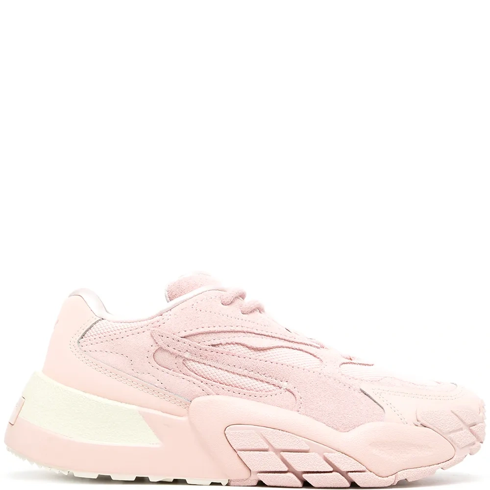 Кроссовки на шнуровке