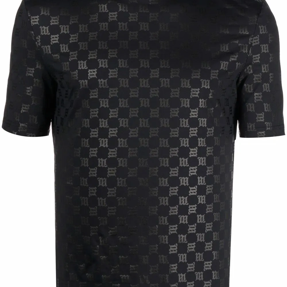 Футболка с логотипом