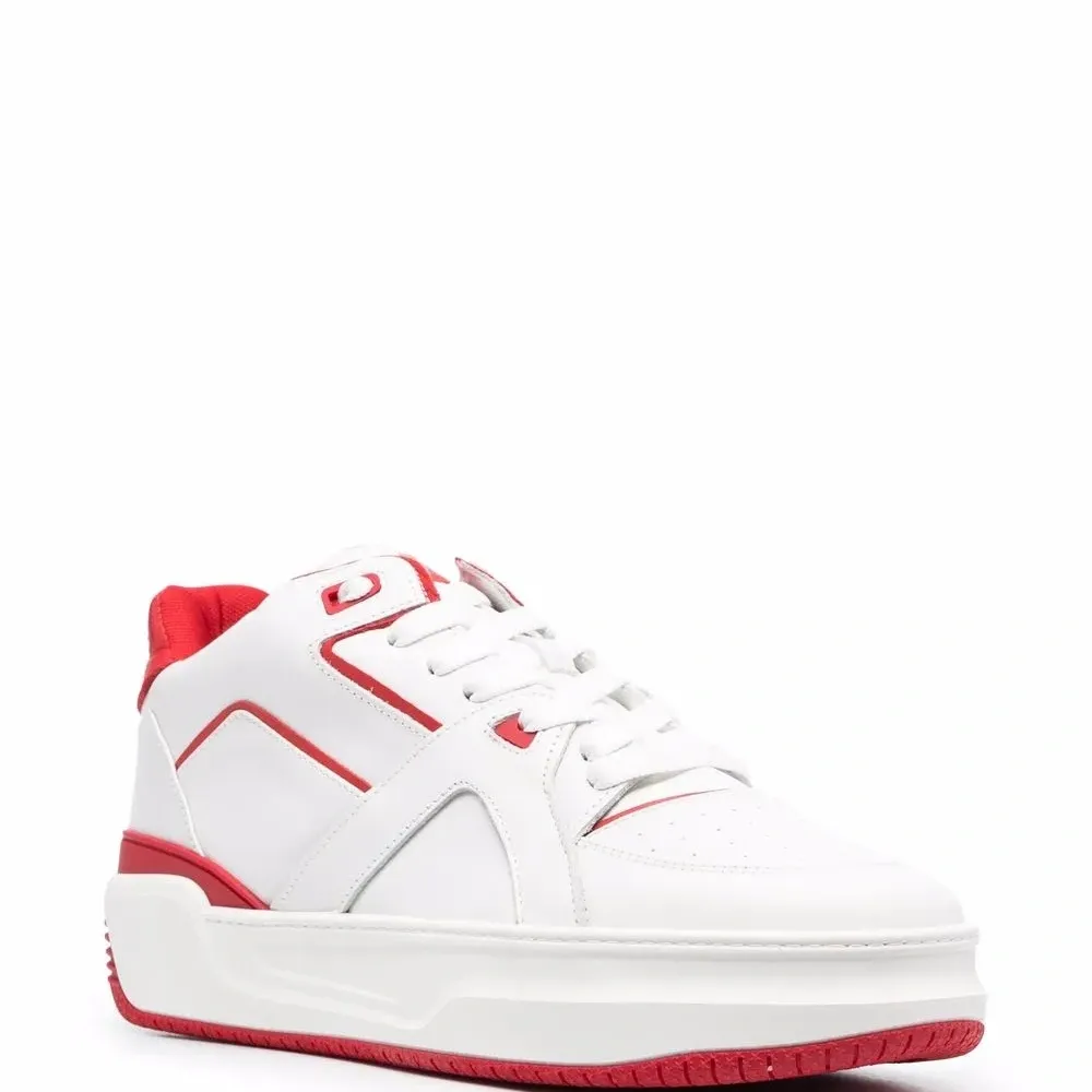 кроссовки на шнуровке